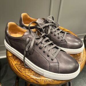 Men's brown Leather Sneakers
Saks Fifth Ave by Magnanni NWOT